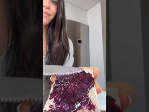 Mermelada saludable sin azúcar en sartén (a elegir: de arándanos, fresas o frambuesas) con chía