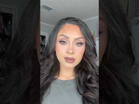 Such a beautiful palette omg @karabeautyofficial 😍 #makeup #beauty #karabeauty #eyeshadow #fyp