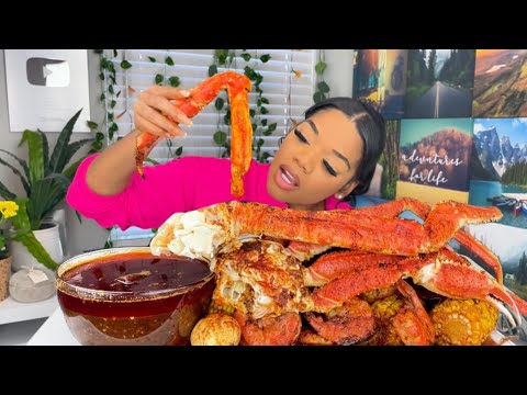 KING CRAB SEAFOOD BOIL MUKBANG | SEAFOOD BOIL MUKBANG| ITS SNOWING IN HOUSTON 😮❄️