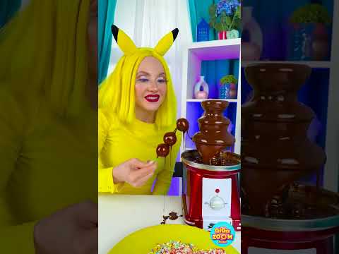 لذيذ! نافورة الشوكولاتة مقابل نظامي الغذائي 🤪 من سيفوز؟ 🍫 #الطعام #حيل_الطعام #إبداع #عيون_جيلاتينية