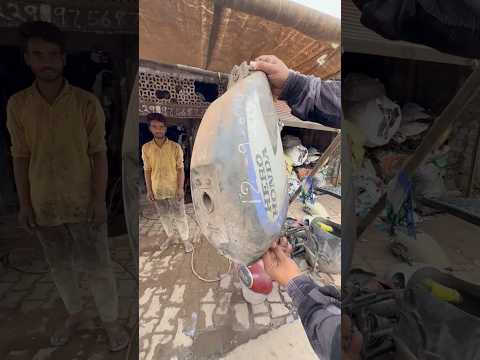 Indian Craftsman Restores a 20-Year-Old Splendor Tank Like New.๐ฏ๐ฅ๐ฑ #shorts