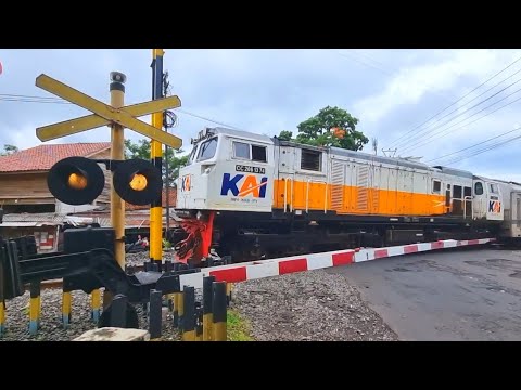 4 Perlintasan Kereta Api Lampu Unik | ALKMAAR HG | Palang Super Manual