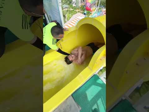 Fun at the 🥱😲💦water park running trampoline #Assument #waterpark #viralvideo #youtubeshorts #shorts