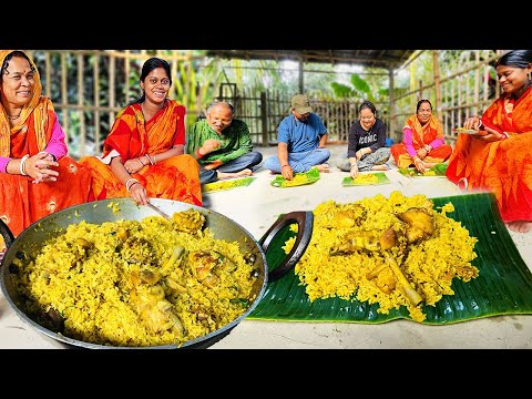 বাড়ির সবাই মিলে জমিয়ে কলাপাতায় দুপুরের খাবার খাওয়ার মজাই আলাদা #village #recipe #ChickenPolau