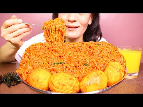Eating Spicy Indian Maggie Masala with Boiled Egg #ASMR/EATING SHOW BIGBITES #MUKBANG #masalamaggi