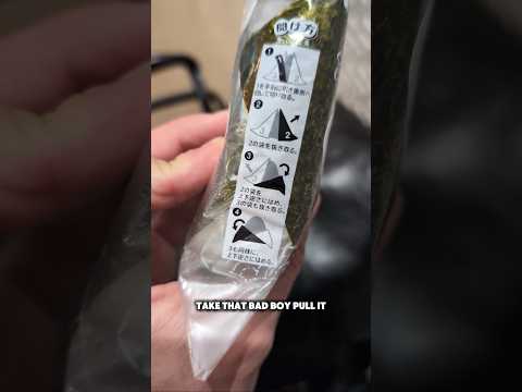 how to open Onigiri... but poorly. 🇯🇵