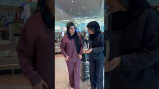 البنات والتليفون في المطار😂😂 ام سيف ونانو