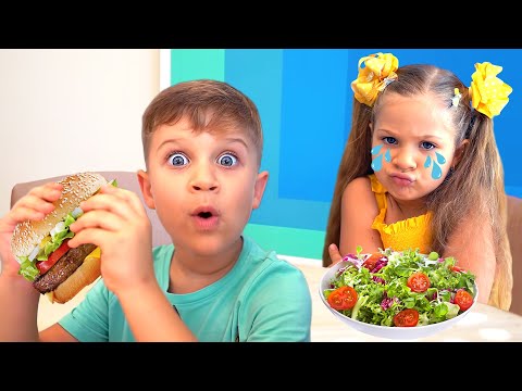 Diana y Roma Juegan a la Escuela y Comen Comida No Saludable