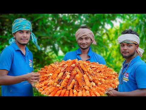 POTATO TWISTER | Famous Street Food Spiral Fried potato | Potato Tornado Village Cooking Hindi .
