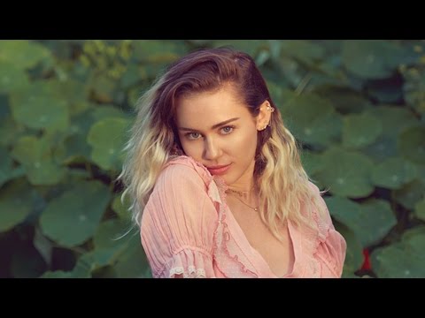 Miley Cyrus Deja de Fumar Marihuana y Habla de Su Nueva Música!