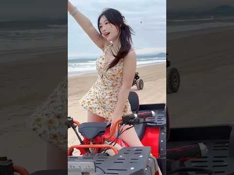 The girl rides a beautiful bike along the river.소녀는 강을 따라 아름다운 자전거를 탄다.#river #bike