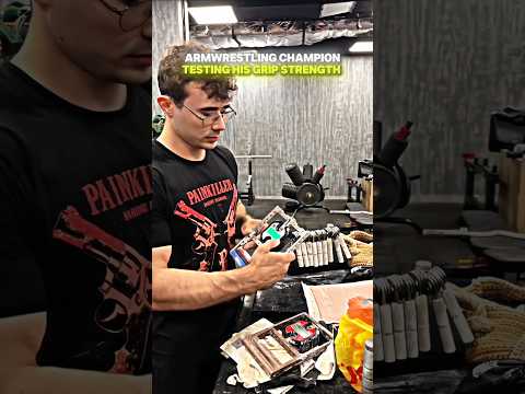 Armwrestling World Champion Cracking Grip Machine 🔥😱