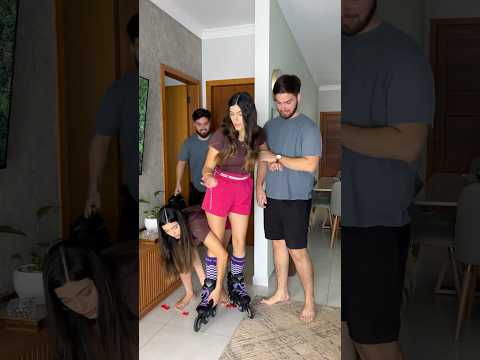 Os gêmeos presentearam as gêmeas com patins 🤭😍 #kpop #music #casal #humor #relaciomento #memes