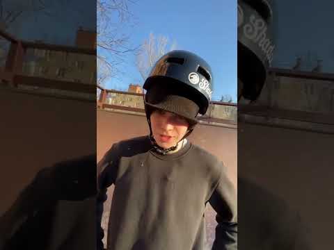 Ох уж эти СТРИТЕРЫ.. 😐😬 #tricks #scooter #skatepark #трюки #самокат #скейтпарк #трюкинасамокате