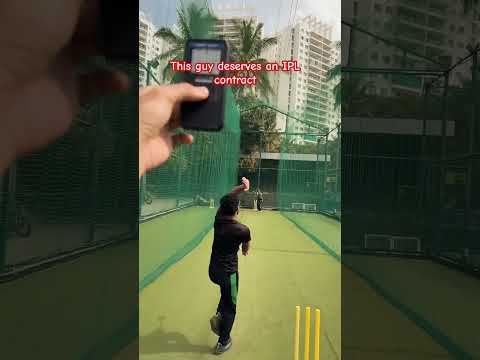 Fastest vs slowest ball #crichead #cricket #cricketlover #bowlingspeed #trendingshorts
