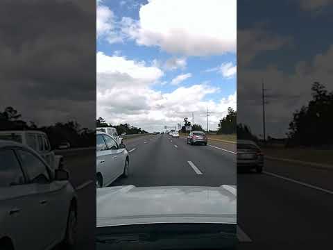 CONDUCTOR ESTÚPIDO CAPTADO EN DASHCAM