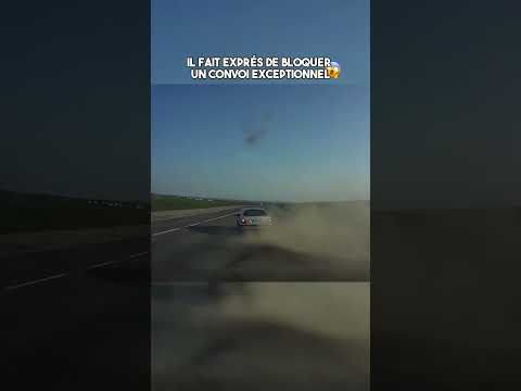 Il fait exprès de bloquer un convoi exceptionnel !  #dashcam #france #route #voiture #camion