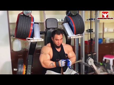 HE IS THE SUPERMAN BODYBUILDER FROM CHINA -  Shouming Yan