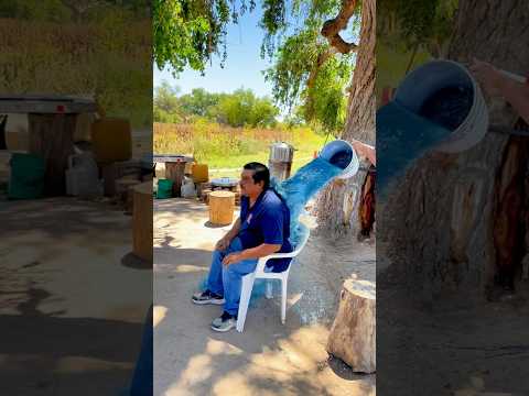 No se le va acercar la mujer en un mes al marisquero.