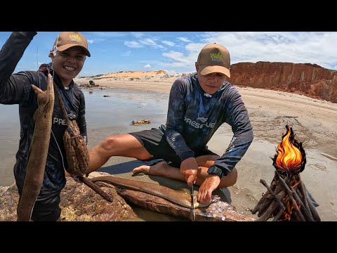 SOBREVIVÊNCIA - PESQUE E PREPARE UMA MOREIA NA PRAIA ( CATCH AND COOK )