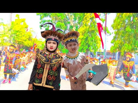 KARNAVAL ADAT PAPUA|| MI AL MA'RUFIYAH KEDUNG ROJO||HUT RI KE 79