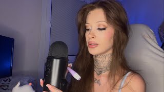 Akasi ASMR kanalı canlı yayında