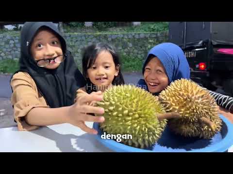 Tugu Simpang Lima Gumul Kediri yang unik lanjut menikmati Durian khas Trawas