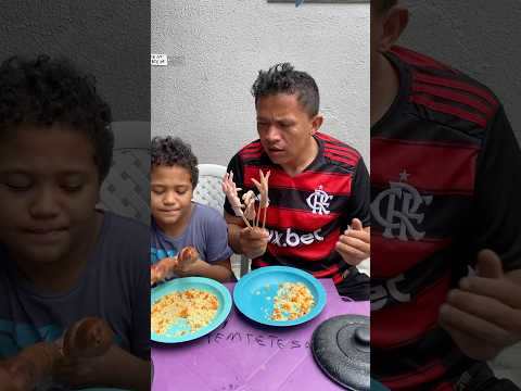 Pegou os pés de galinha #papodefamilia #viralshort #paiefilhos #comida #food #comedy #funny #famili