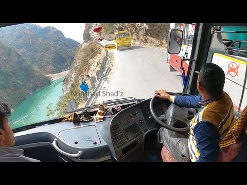 Volvo Bus incredibly skilled driving in Most dangerous ghat road ever😲scary road for every driver🙌🤌
