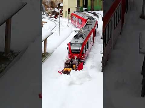Schneeräumung im Bahnhof - #gartenbahn #gardenrailway #lgb