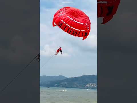 look Boy hangs on to pursuit rope
