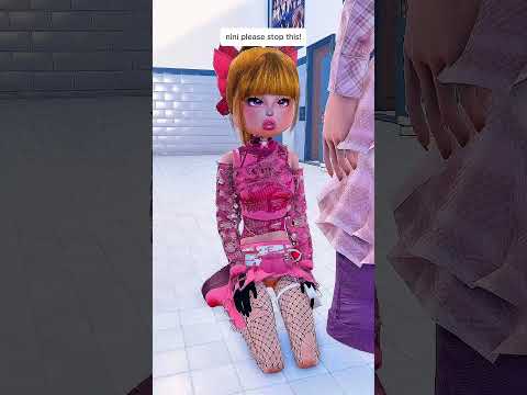 EVERYONE HATED HER FOR AN UNKNOWN REASON But SOMETHING UNEXPECTED HAPPENED On Dress To Impress! 😱