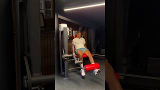 Leon Bailey in the gym and vacation with his kids. ❤️