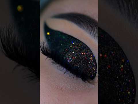 black 🖤 smokey and glittery 🌟 eye 🔥 #trendingshorts #eyemakeup #youtubeshorts #myeidlook #viralvideo