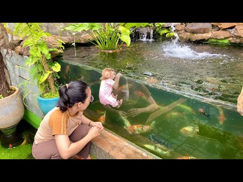 Monkey Linda wants to jump into the lake to swim with the koi fish 1