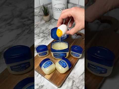 Vaseline and Egg: The Anti-Aging Trick That Works! #lifehacks #homehacks #skincaretips