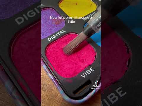 I don’t think she will notice 😅🫧 #droplets #popping #satisfyingvideo #satisfying