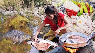 Life in jungle, Catch big fish in river, Fish curry tasty for lunch, Intestine cooking with mushroom