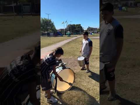 A TODO RITMO LOS PIBES DEL BARRIO #mds #sintraicion #KICK#youtubeshorts #humor
