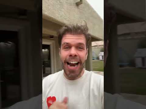 #Gay Guy Sees Snow For The First Time In Years And…