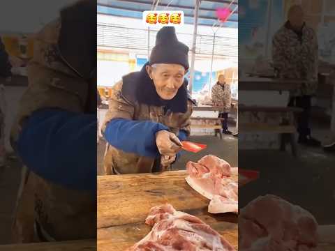 Em gái thật tốt bụng,chúc em gái xinh đẹp 1 đời bình an 🥰 #shortvideo