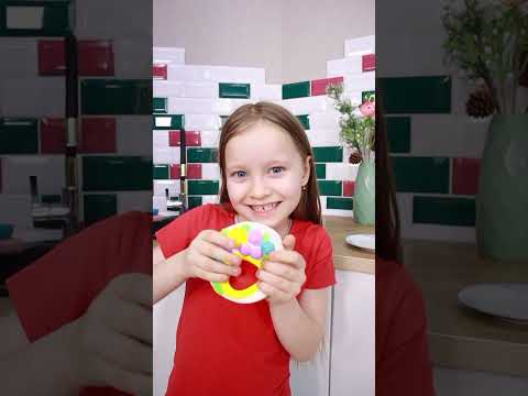 Chupa chups or cake prank on my parents #shorts Milli Star
