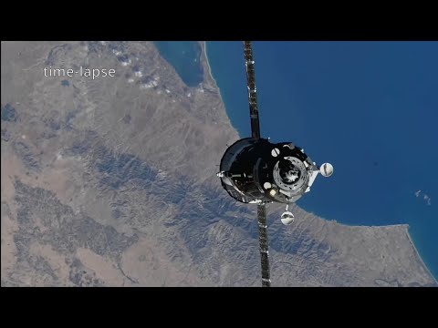 Soyuz MS-27 docking