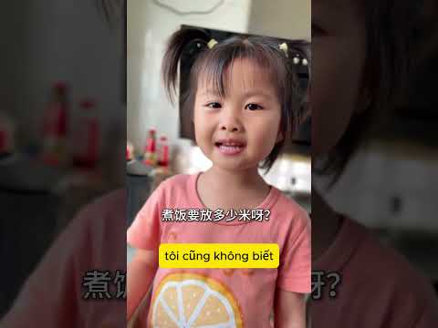 Cô gái nấu cơm cho cả nhà