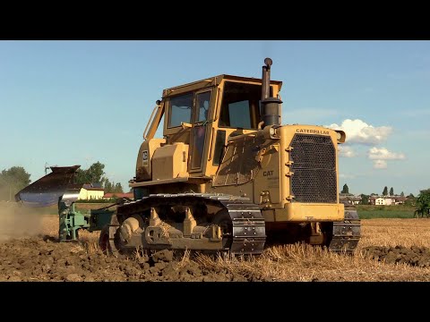 Caterpillar D7G + Nardi plowing - Pure engine sound