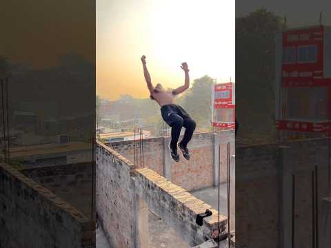 yahi chij Bollywood🤸🏻ke flim mein dekhayaa jataa na to raato raat viral hojaat🔥 #rohit #flipjump