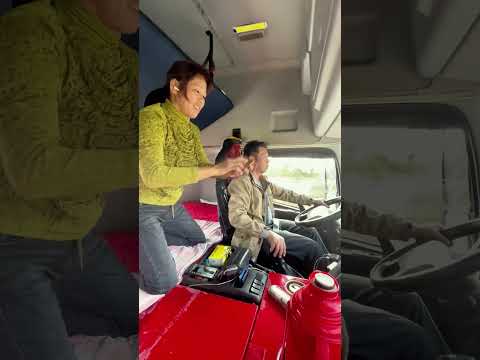 今天仓库不忙，一会儿货就装好了。#用抖音记录卡车生活 #卡车夫妻日常  #automobile #malaysiantruckers #funny #truckdriver #travel