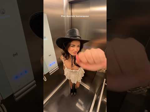 Favori fit check yerimiz: Asansörler değil mi?🤪