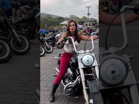 Beautiful Lady with her Harley 🔥