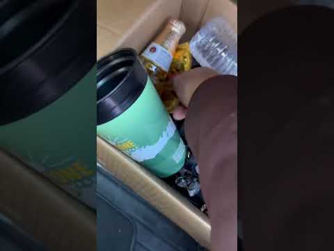 Lave la troca de la chevi rosa y todo esto encontré dentro 🤯😱🤩 #carwash #automobile #car #viral